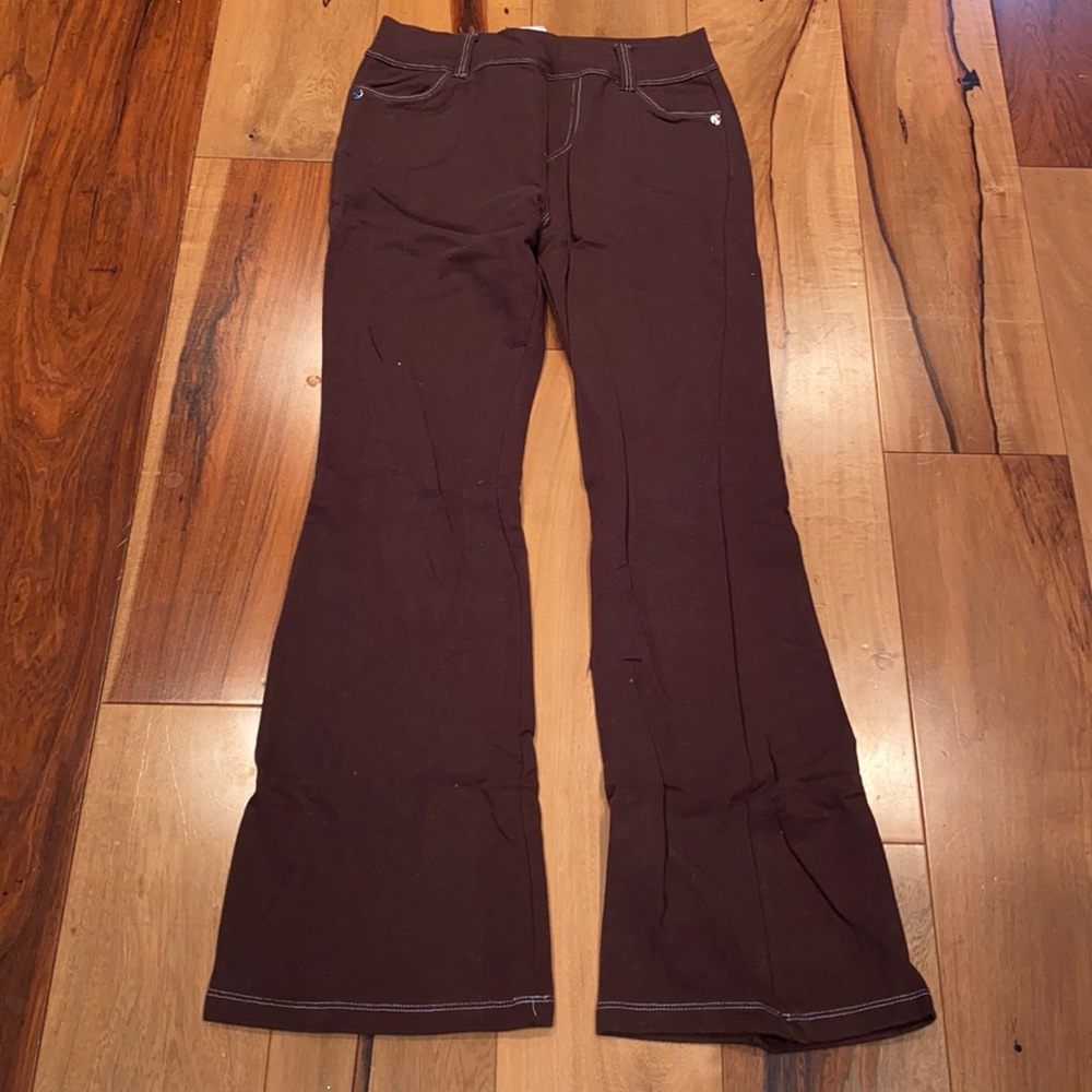 NWOT~ RANDOM HEARTS~ BROWN FAUX JEAN BOOTCUT YOGA PANTS ~ GIRLS SIZE LARGE